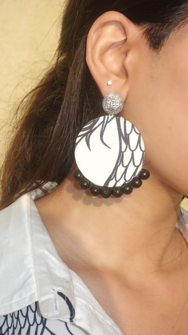 Indrani - White & Black - Image 5