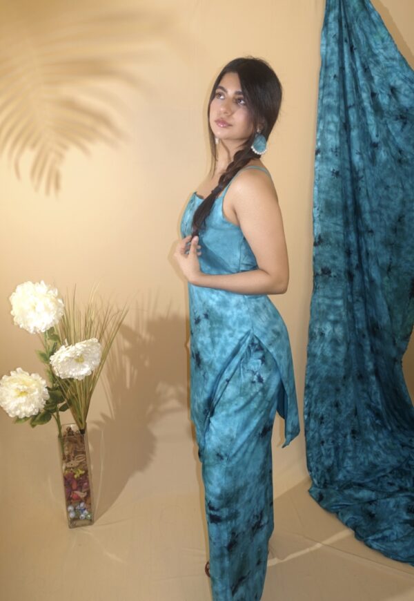 VARDHANA - Turquoise Blue